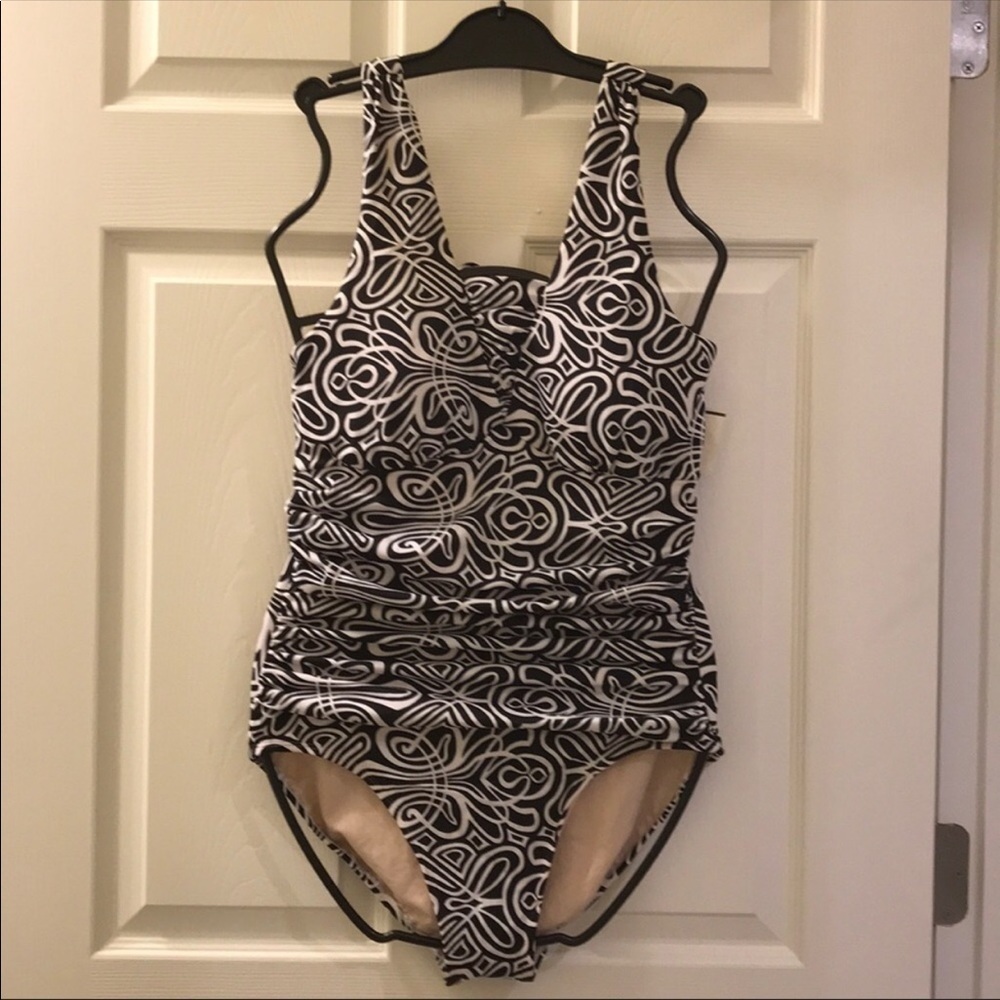 🔥ON SALE🔥2/$35🔥 💖 Mod Bod SwimSuit ONE PIECE Style Marilyn